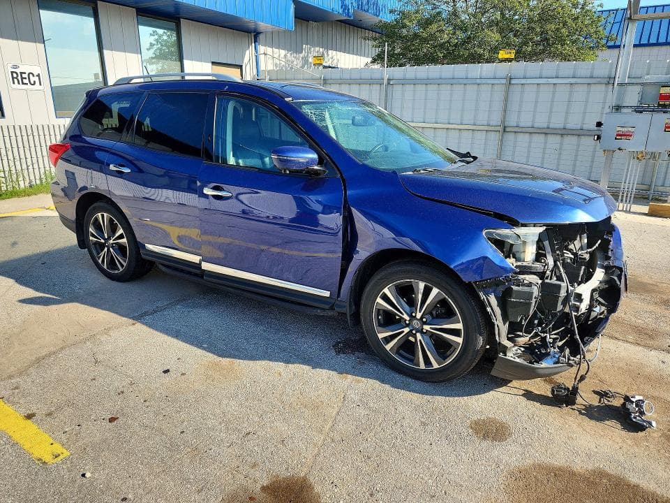 2017 NISSAN PATHFINDER PLATINUM 4