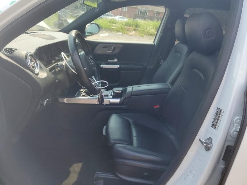 2020 MERCEDES-BENZ GLB 250 7