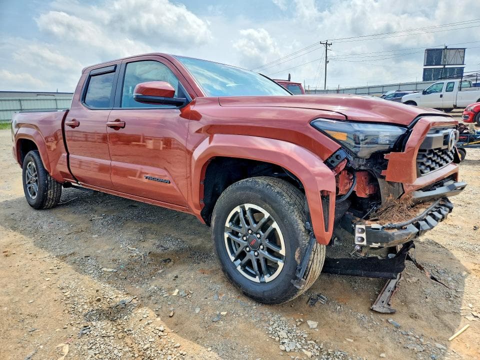 2025 TOYOTA TACOMA TRD SPORT 4