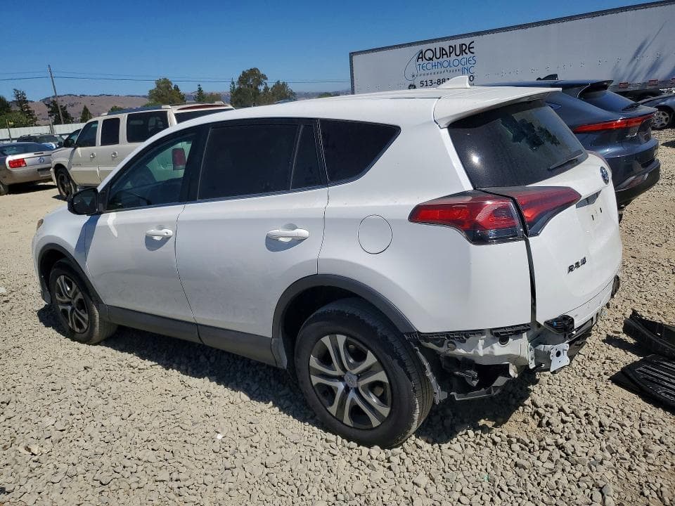 2018 TOYOTA RAV4 LE 2