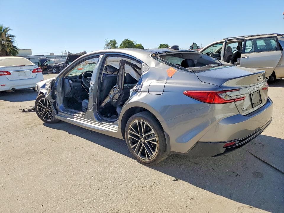 2025 TOYOTA CAMRY XLE 2