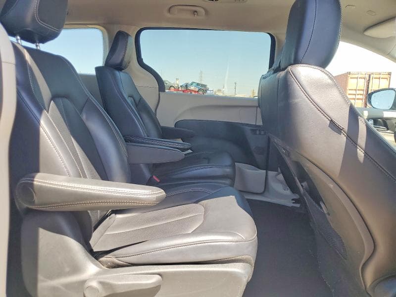 2023 CHRYSLER PACIFICA HYBRID TOURING L 11