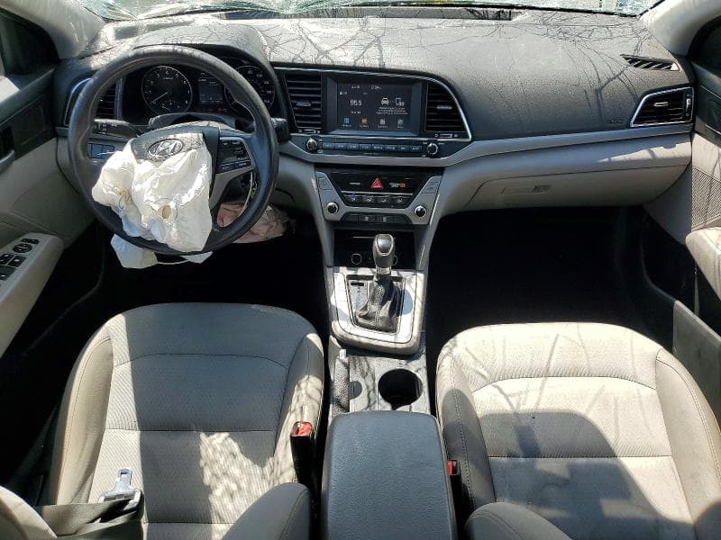 2017 HYUNDAI ELANTRA SE 8