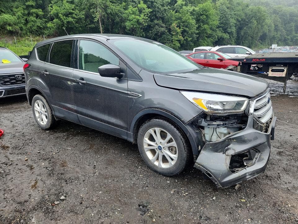 2019 FORD ESCAPE SE 4