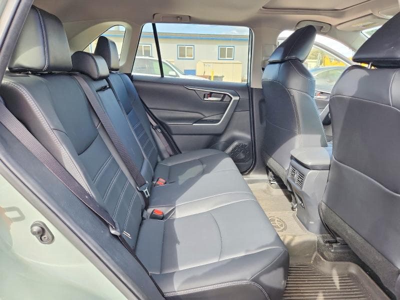 2021 TOYOTA RAV4 XLE PREMIUM 11