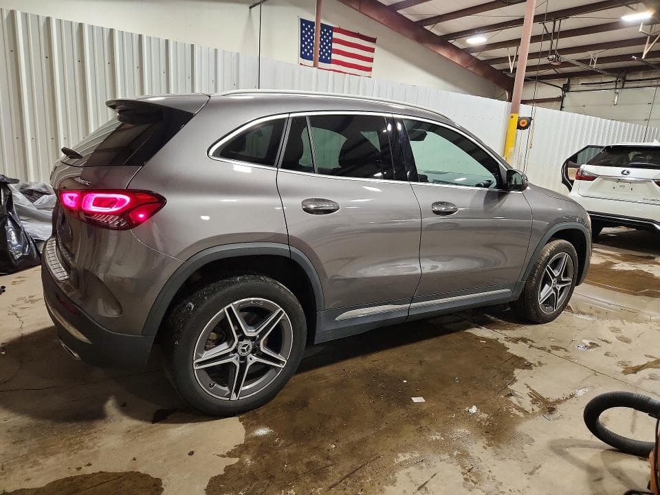 2023 MERCEDES-BENZ GLA 250 4MATIC 3