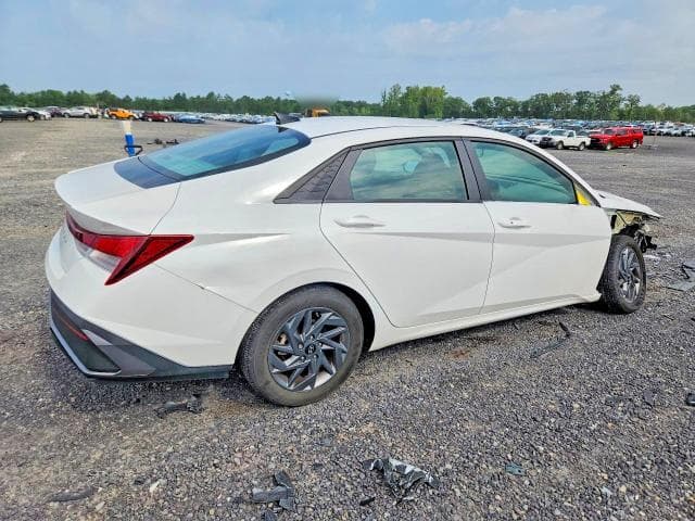 2024 HYUNDAI ELANTRA SEL 3