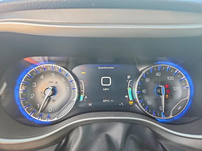 2021 CHRYSLER PACIFICA TOURING 9