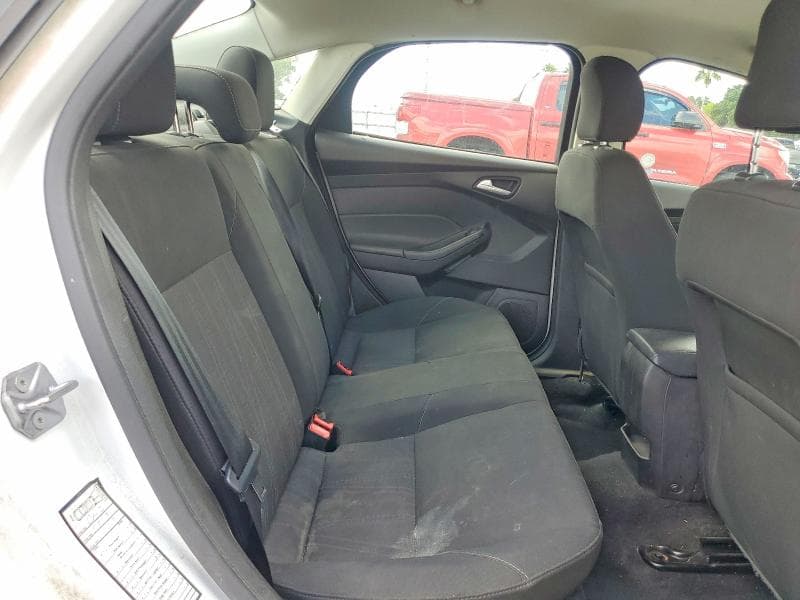 2017 FORD FOCUS SE 10