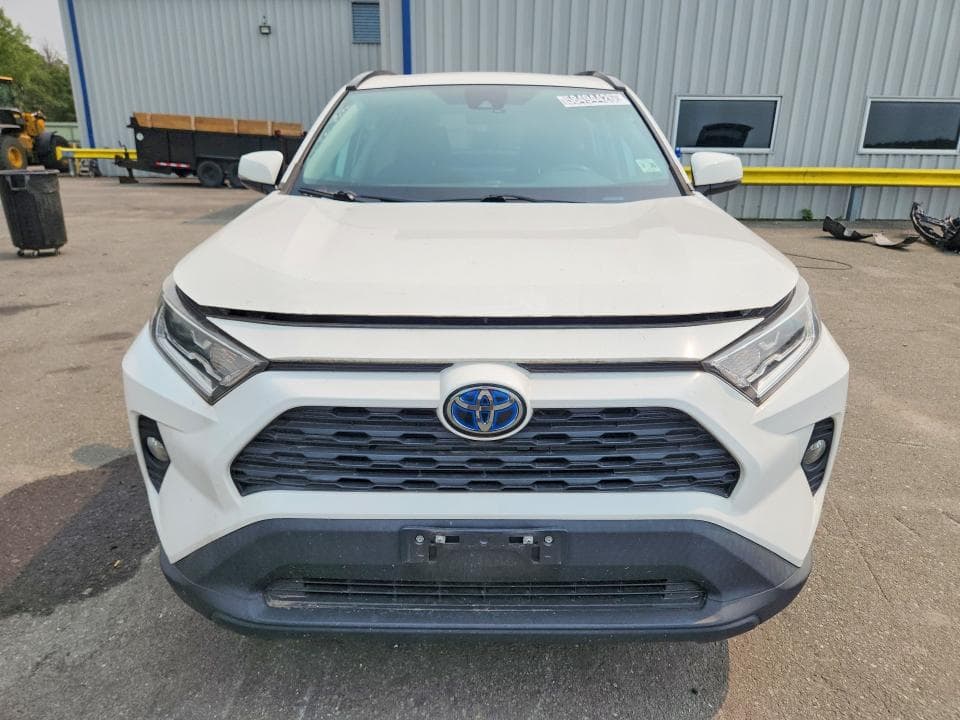 2021 TOYOTA RAV4 XLE 5