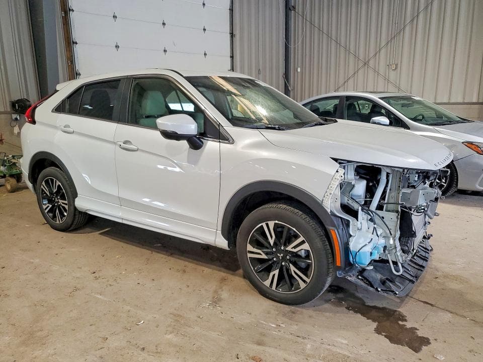 2024 MITSUBISHI ECLIPSE CROSS SE 4