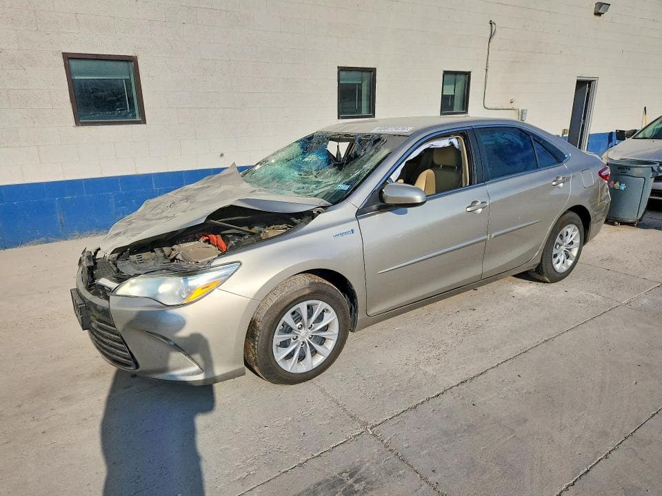 2017 TOYOTA CAMRY HYBRID LE