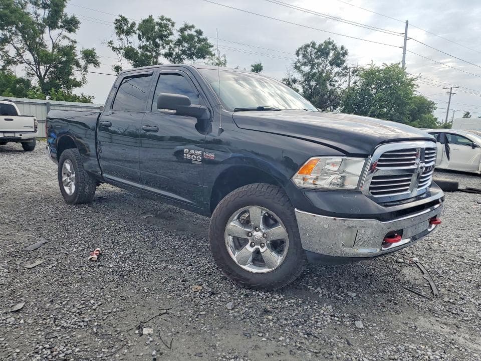 2019 RAM 1500 CLASSIC SLT 4