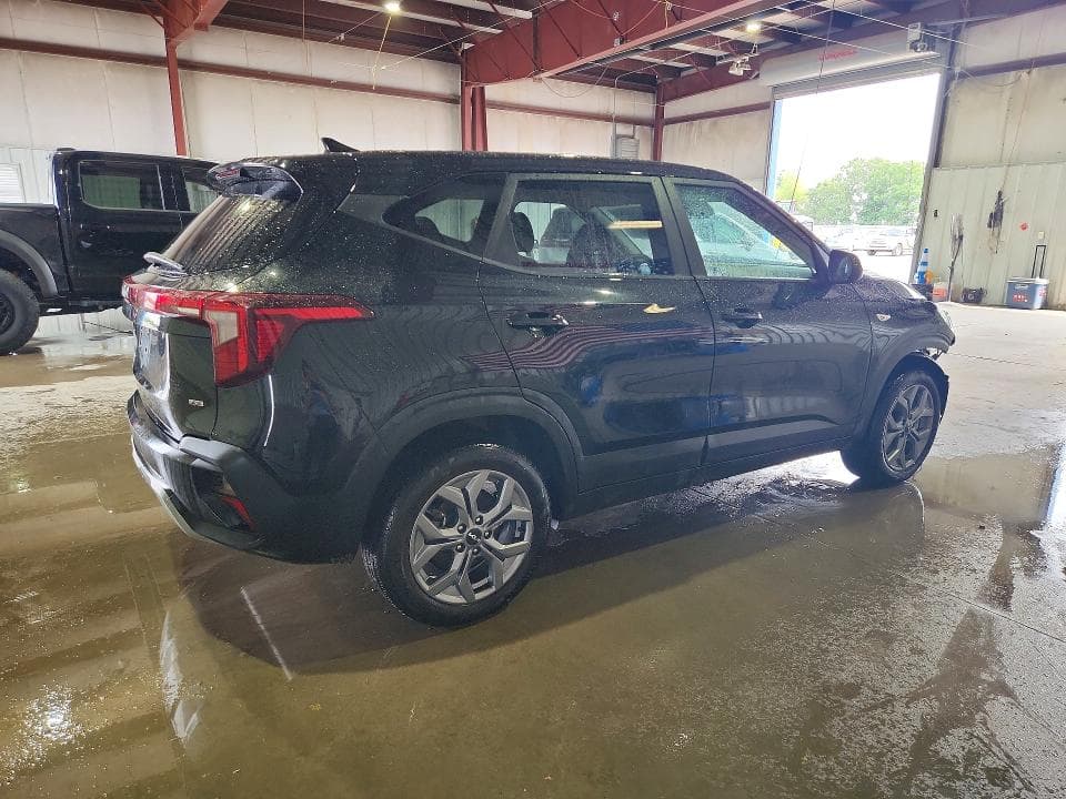 2025 KIA SELTOS LX 3