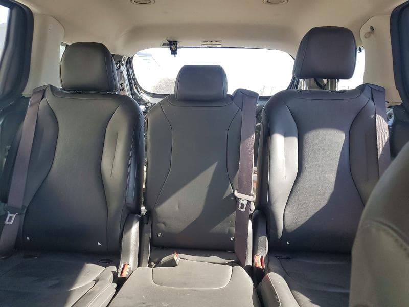 2022 KIA CARNIVAL EX 10