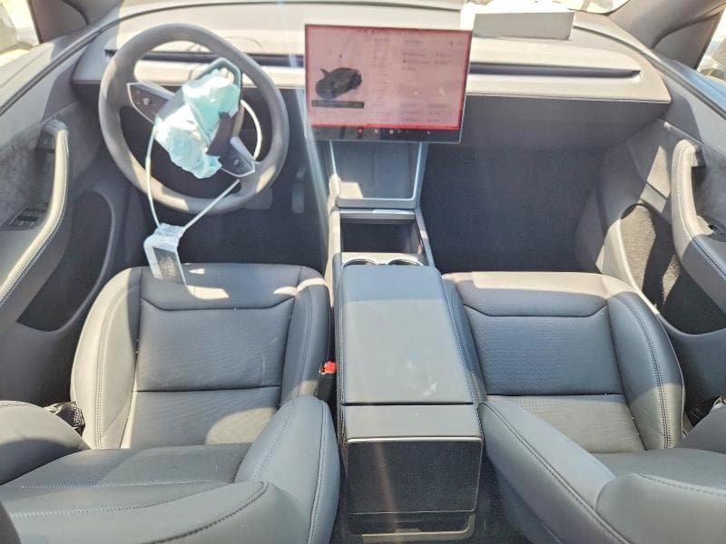 2026 TESLA MODEL Y 8