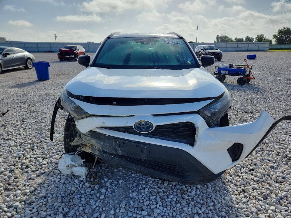 2020 TOYOTA RAV4 LE 5