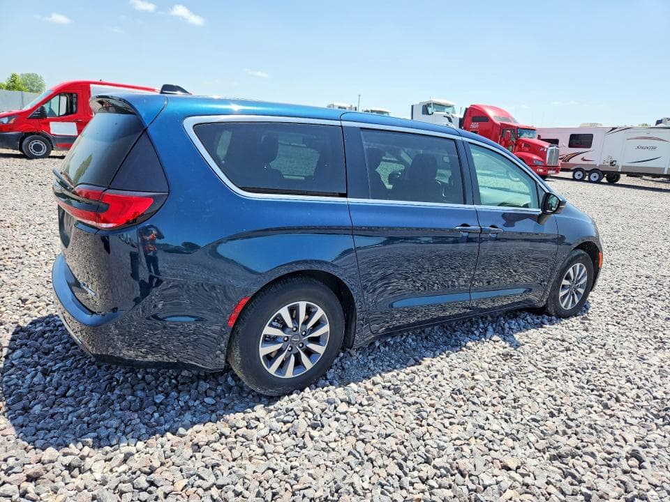 2023 CHRYSLER PACIFICA HYBRID TOURING L 3