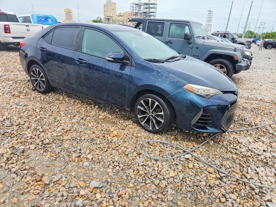 2018 TOYOTA COROLLA SE 4