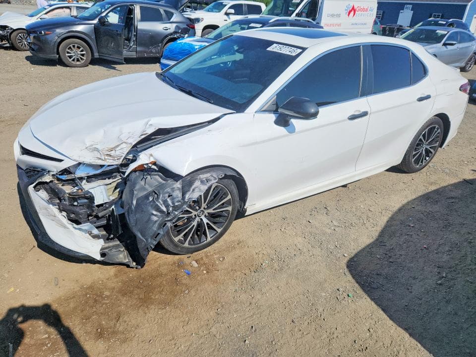 2018 TOYOTA CAMRY SE - 1