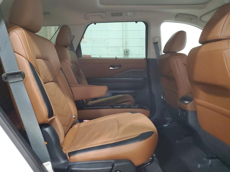 2025 NISSAN PATHFINDER PLATINUM 11