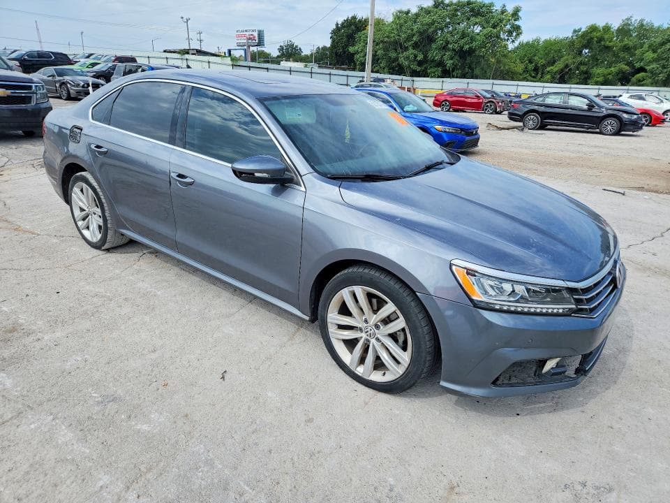 2018 VOLKSWAGEN PASSAT SE 4