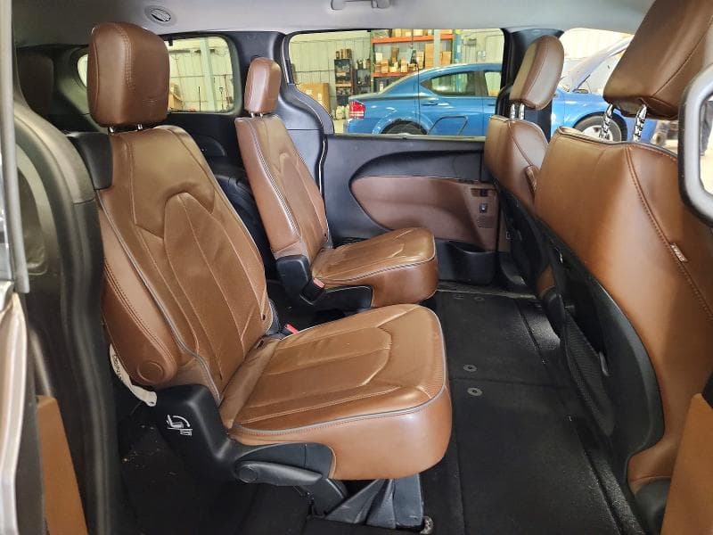 2017 CHRYSLER PACIFICA LIMITED 11