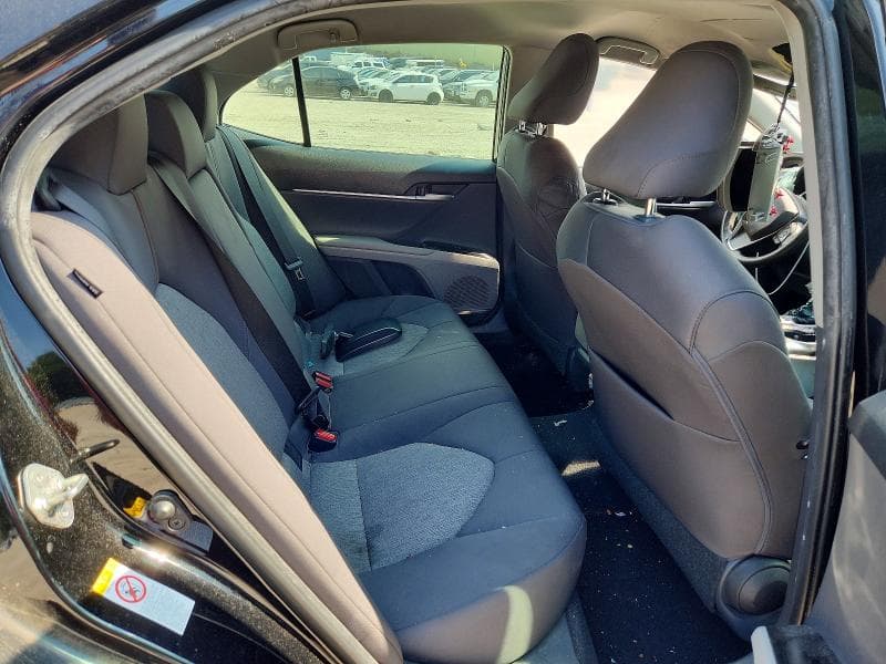 2018 TOYOTA CAMRY LE 10