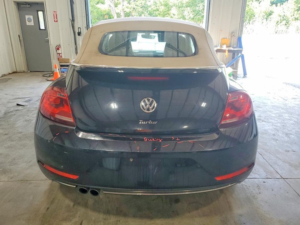 2018 VOLKSWAGEN BEETLE S 6