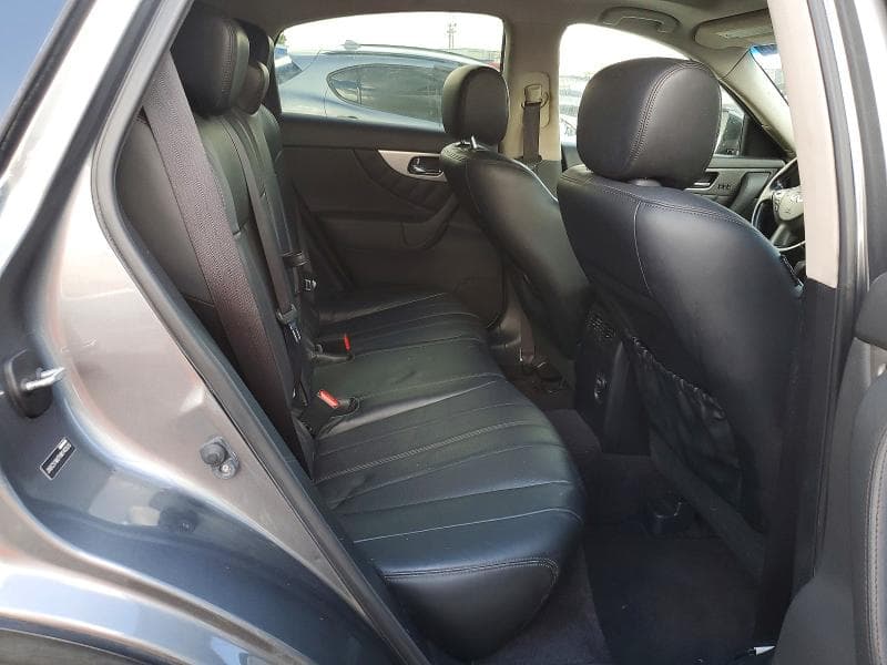 2017 INFINITI QX70 BASE 11