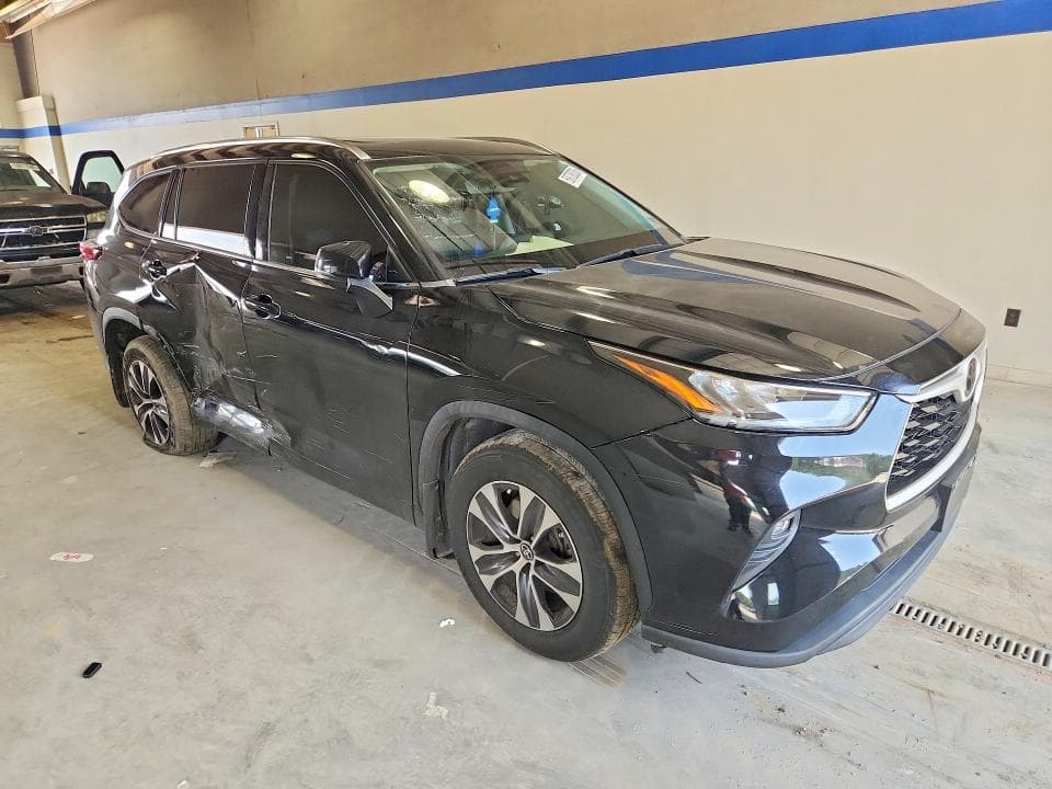 2020 TOYOTA HIGHLANDER XLE 4
