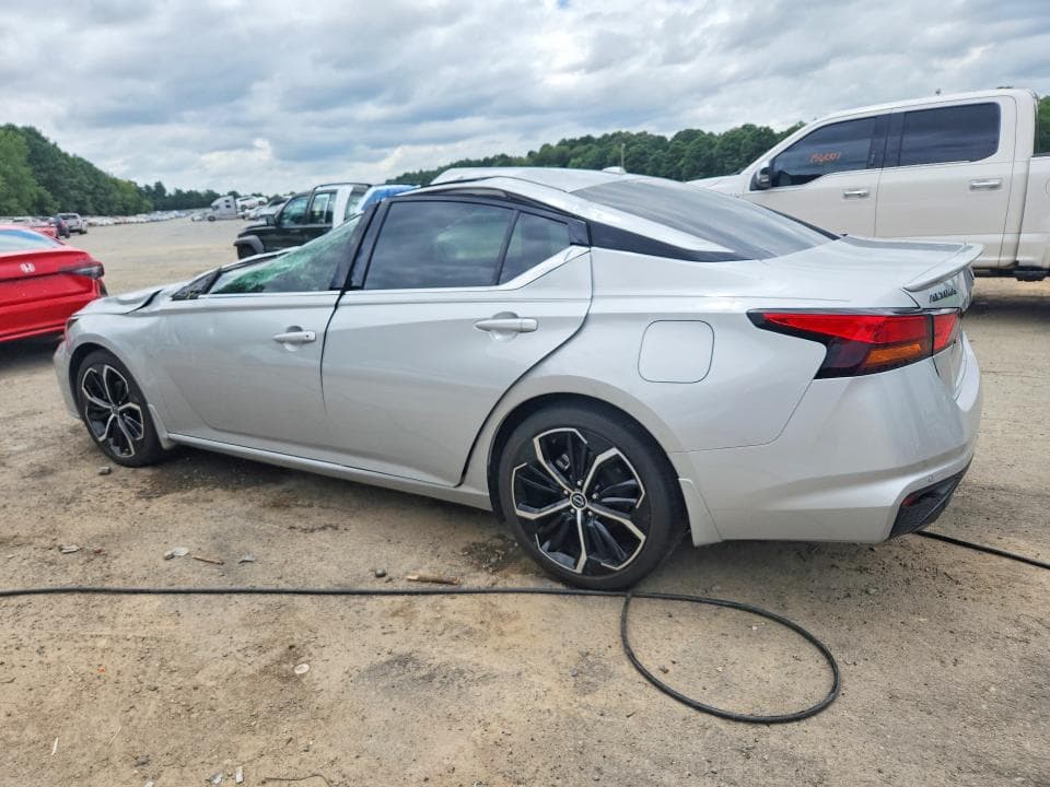2024 NISSAN ALTIMA SR 2