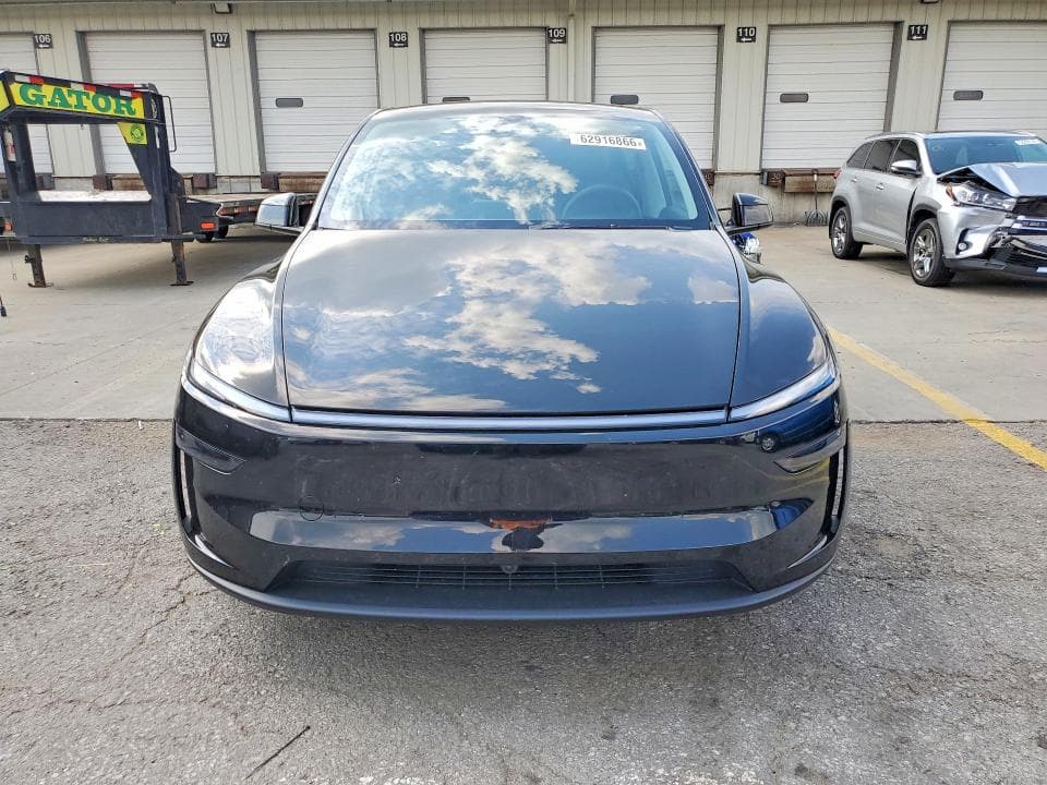 2026 TESLA MODEL Y 5