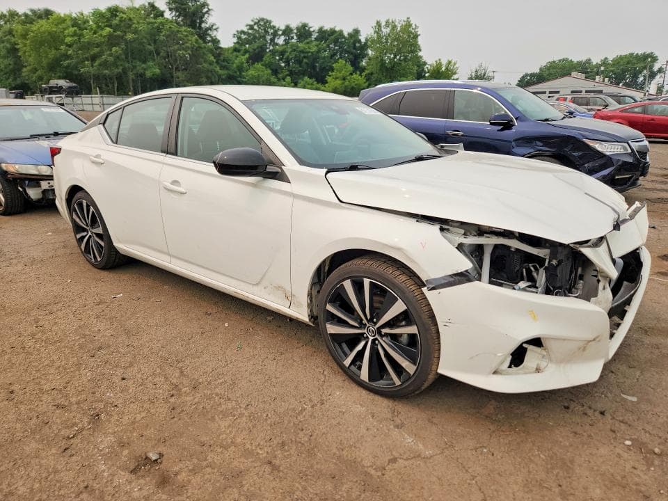 2021 NISSAN ALTIMA SR 4