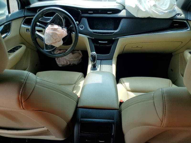 2017 CADILLAC XT5 8