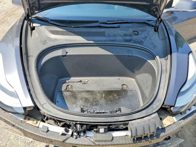 2018 TESLA MODEL 3 11
