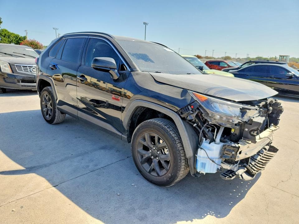 2021 TOYOTA RAV4 LE 4