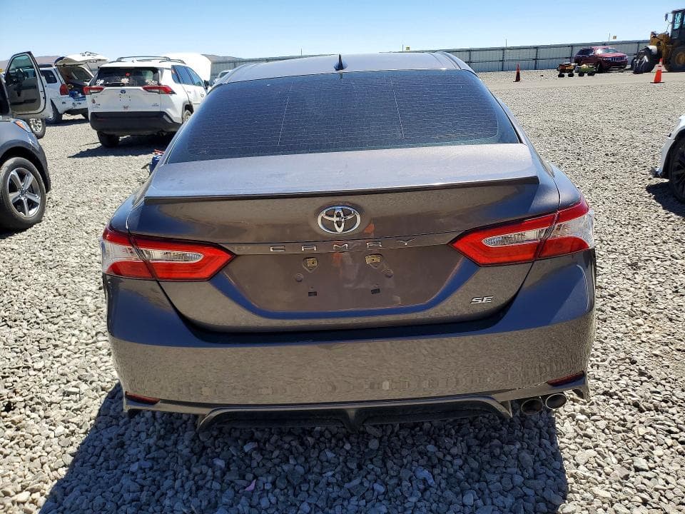 2020 TOYOTA CAMRY SE 6