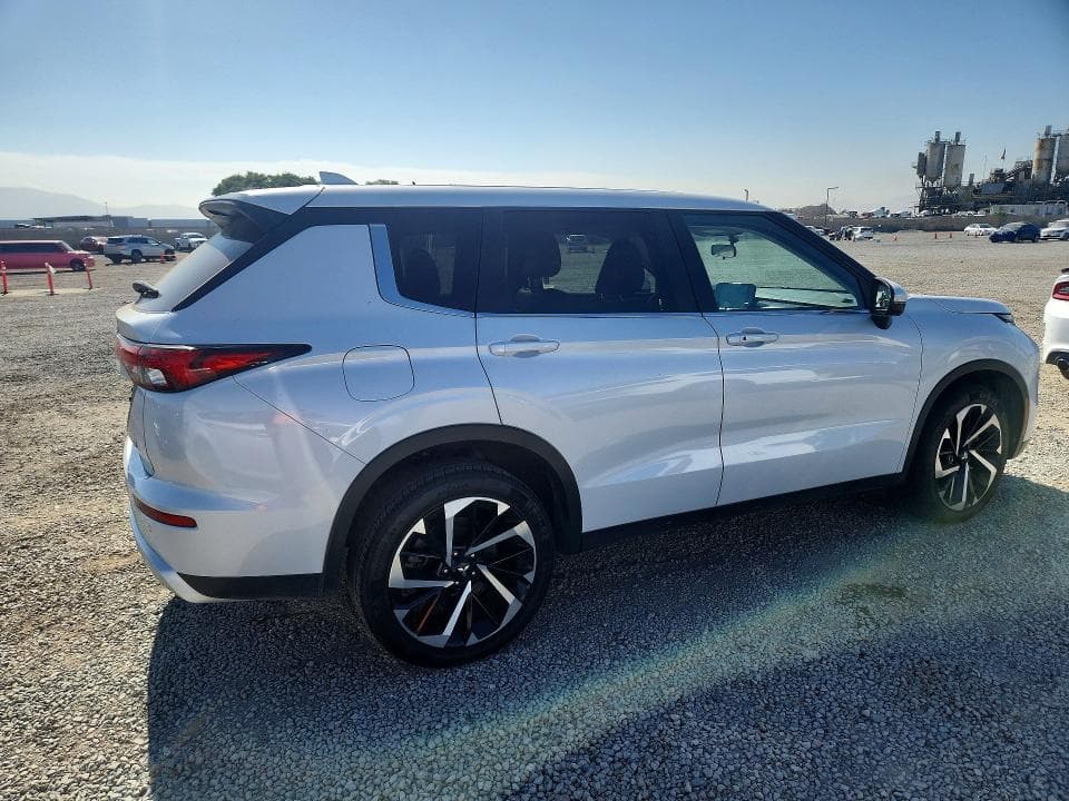 2024 MITSUBISHI OUTLANDER SE 3