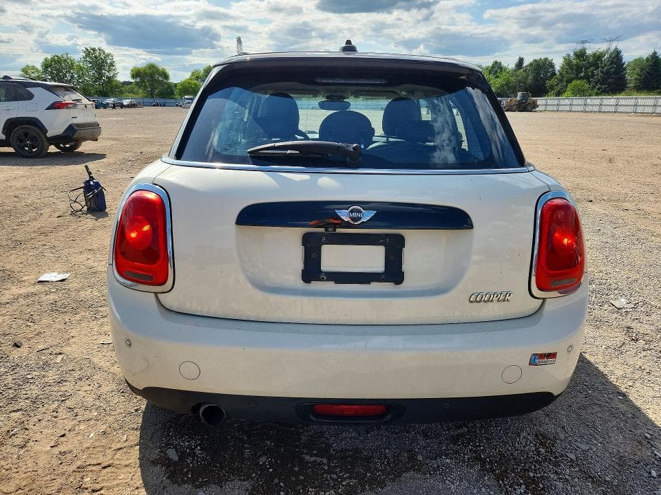 2018 MINI COOPER 6