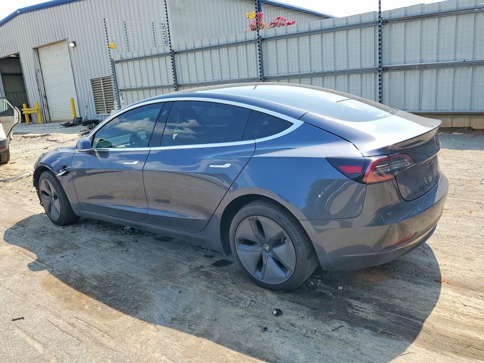 2018 TESLA MODEL 3 2