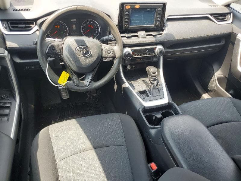 2021 TOYOTA RAV4 XLE 8
