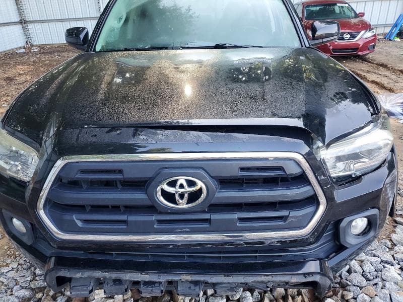 2017 TOYOTA TACOMA SR5 V6 11