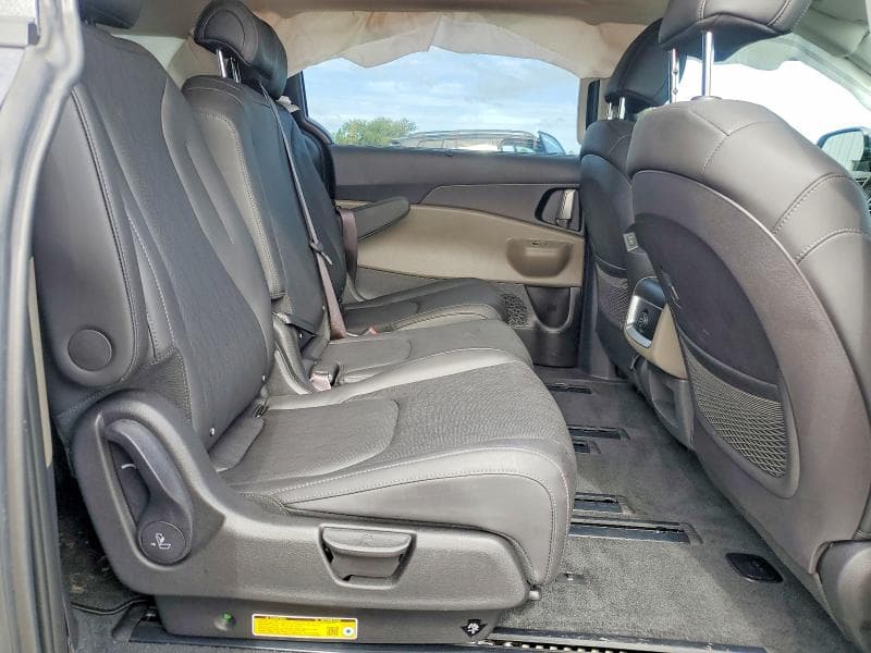 2026 KIA CARNIVAL EX 11