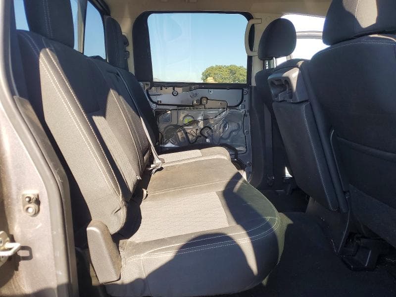 2017 NISSAN TITAN S 10
