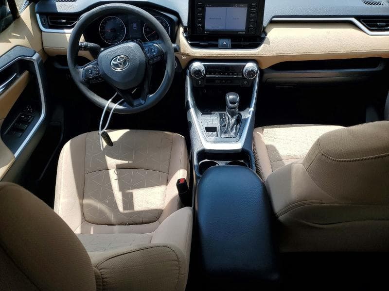 2020 TOYOTA RAV4 XLE 8
