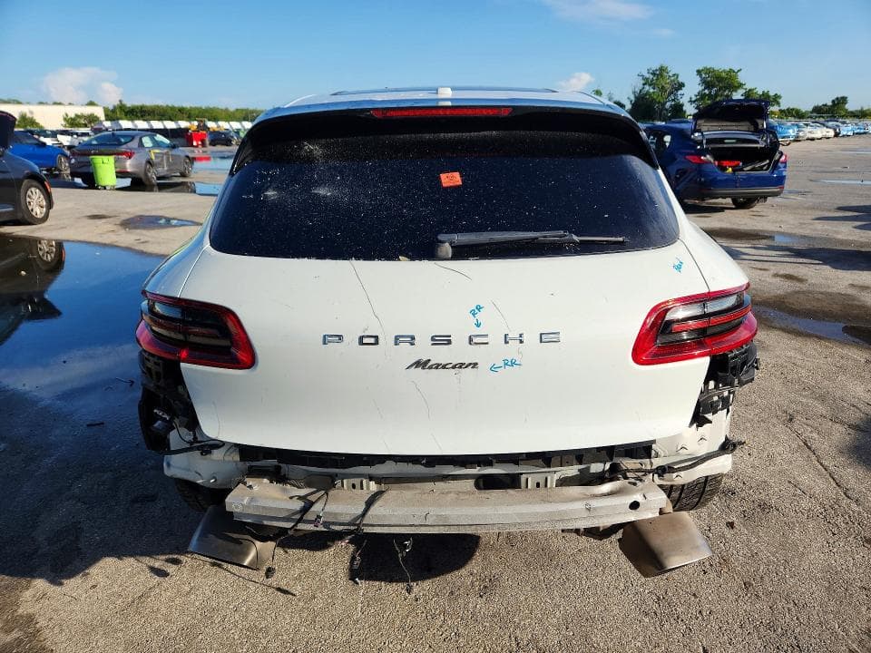 2018 PORSCHE MACAN 6