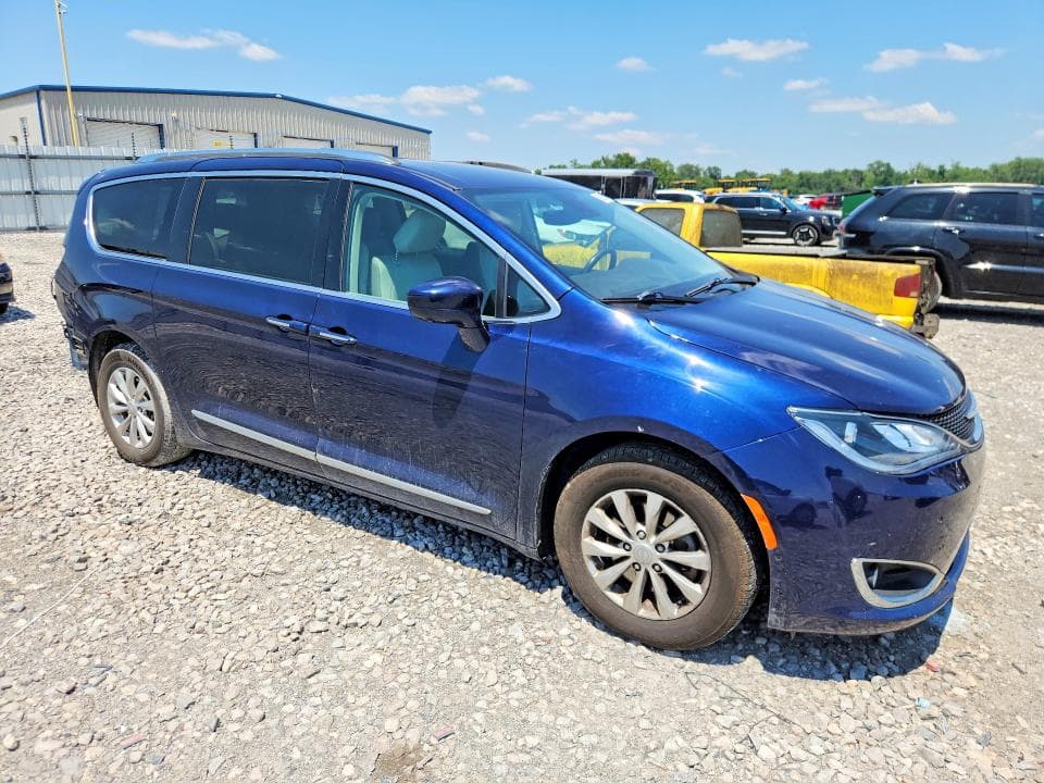 2018 CHRYSLER PACIFICA TOURING L 4