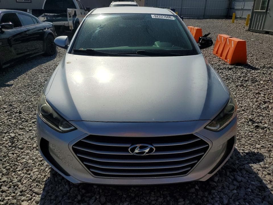 2017 HYUNDAI ELANTRA SE 5