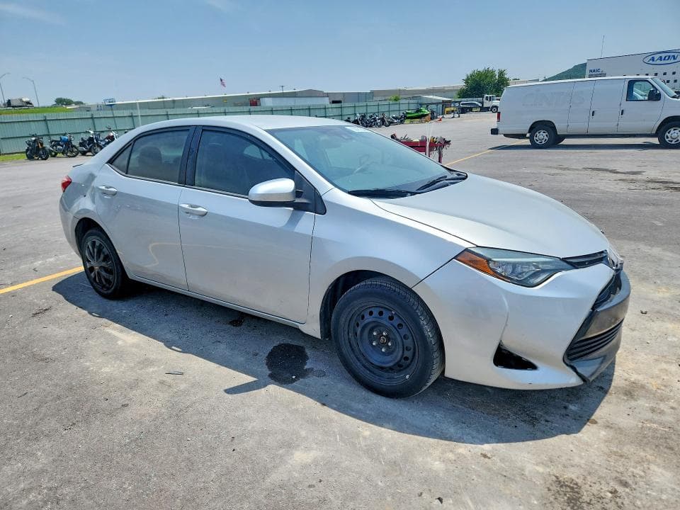 2017 TOYOTA COROLLA LE 4